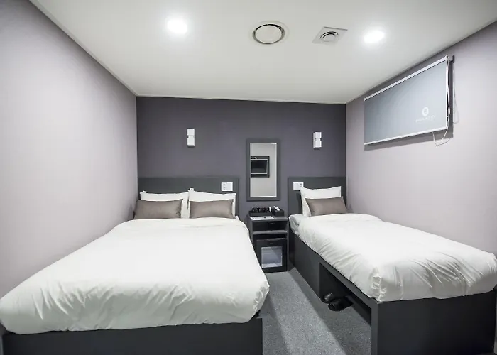 Philstay Myeongdong Metro 3*
