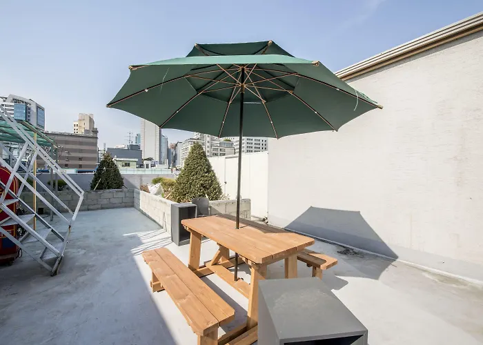 Philstay Myeongdong Metro 3*