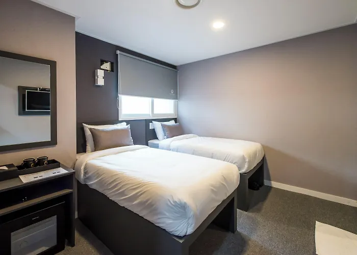 Philstay Myeongdong Metro